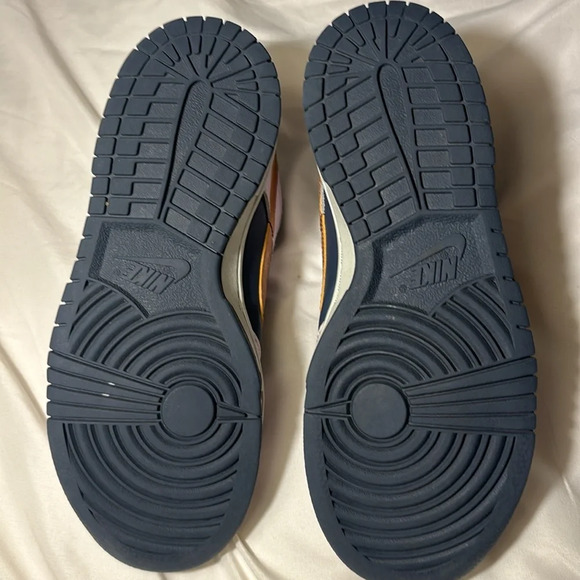 Nike Dunk Low SE Thunder Blue/Copper Swoosh
(GS) Size 4Y Style
DX1663 400 A4 - Picture 9 of 11